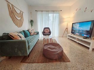 651 SW 3rd St APT 3, Miami, FL 33130