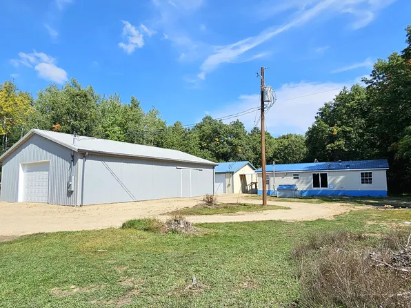 2378 S Satterlee Rd, Gowen, MI 49326