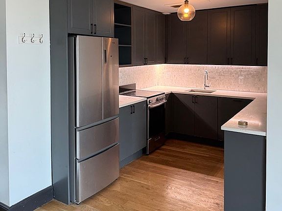 2nd image of 1134 Fulton St APT 10D