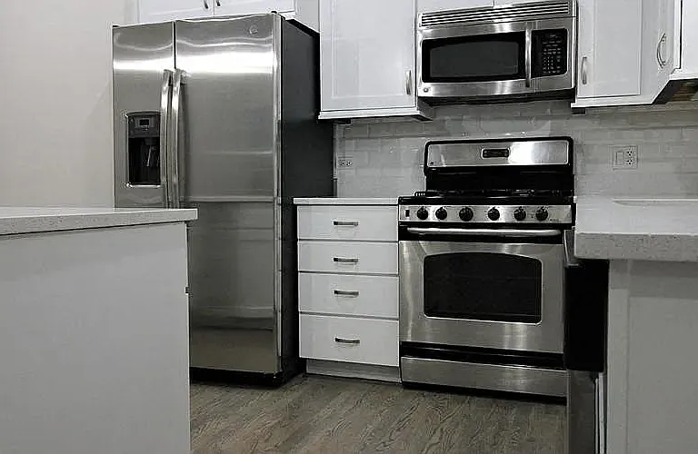 Elston — Photo 19