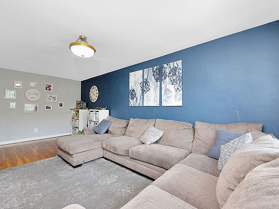 3rd image of 69-88 62nd Ave