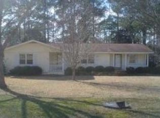 512 Forest Circle Dr, Douglas, GA 31533