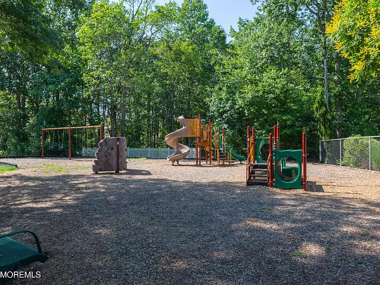 106 Whispering Oaks Way — Photo 16