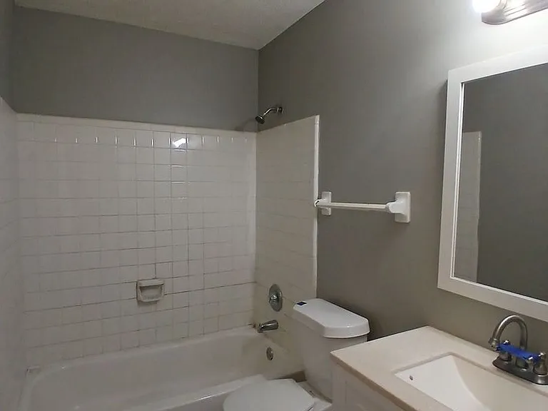 6764 Boylston Dr — Photo 10