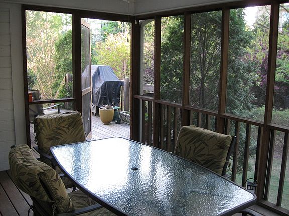 Screened Porch1