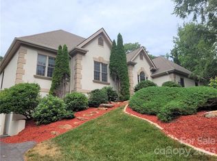 14 Round Robin Ln, Mills River, NC 28759