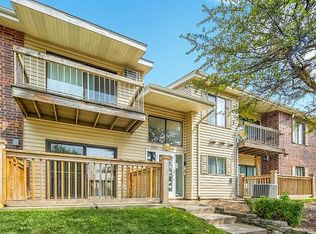 2524 Crystal Ct APT 110, Woodridge, IL 60517