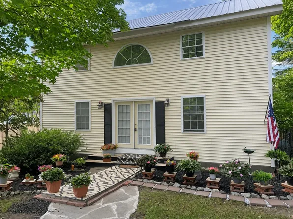 198 Elm Street, Manchester, VT 05255