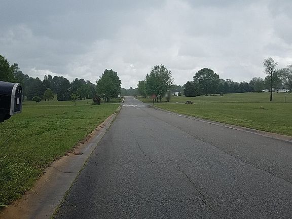 4th image of 544 Irish Hill Dr