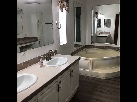 5th image of 153 Winterdale Dr