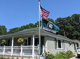 916 N Gaylord Ave, Ludington, MI 49431