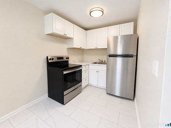 3rd image of 366 Park Rd #C-3