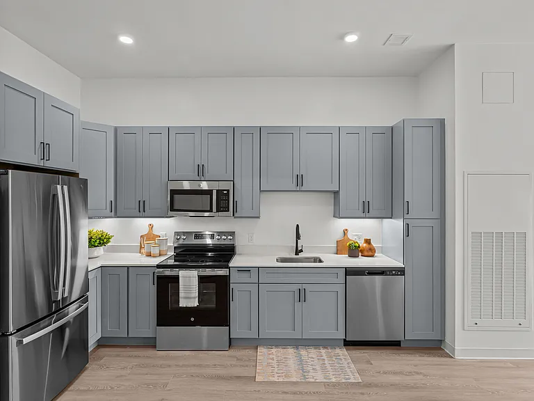 The Elmwood — Photo 13