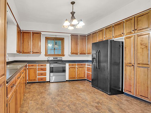 2nd image of 509 Shawna Rd