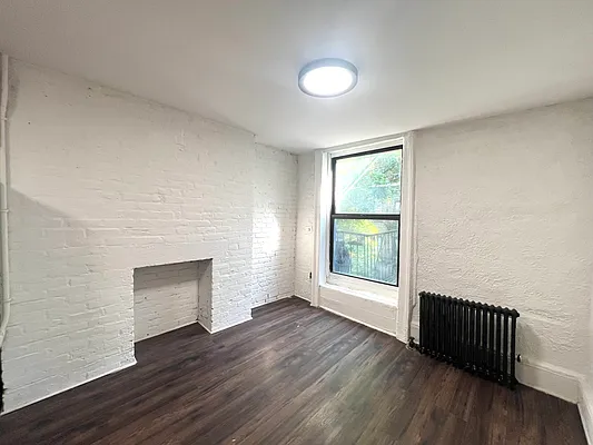 Rented by KNOCKKNOCK LLC | media 6