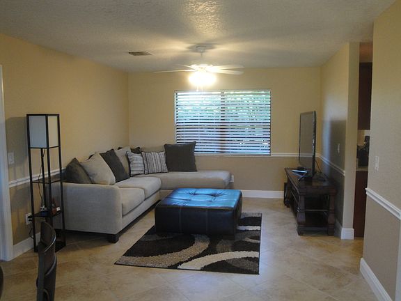 2nd image of 1185 SE Mendavia Ave