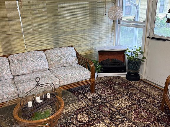 5th image of 536 James Street