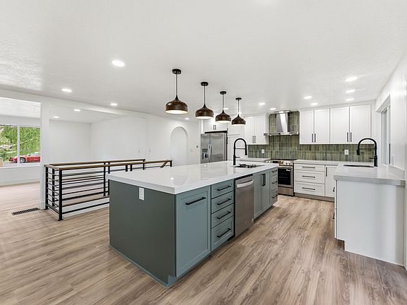 2nd image of 871 N Bonita Way E