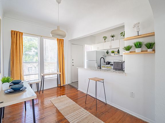 3rd image of 5305 Reiger Ave #4