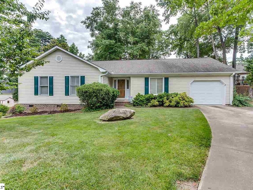 1st image of 4 Yonah Ct
