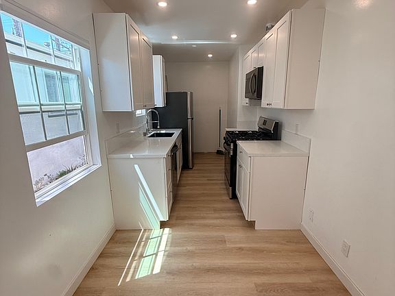 3rd image of 12026 Culver Blvd #1/2