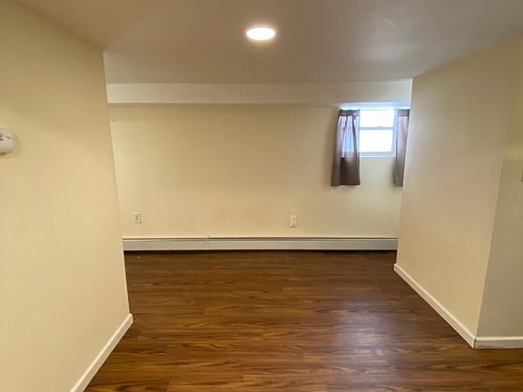 4th image of 24 Clarke Ave Floor 1
