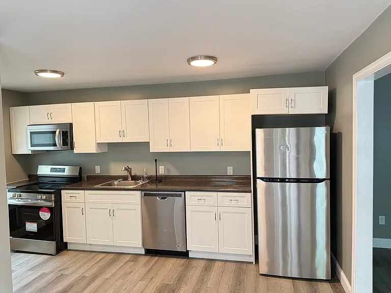96 Plymouth St #4 — Photo 7