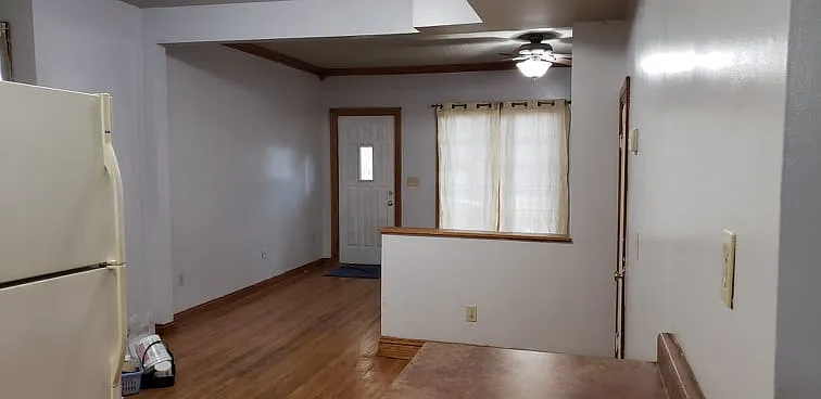 415 Thomas Ave — Photo 5