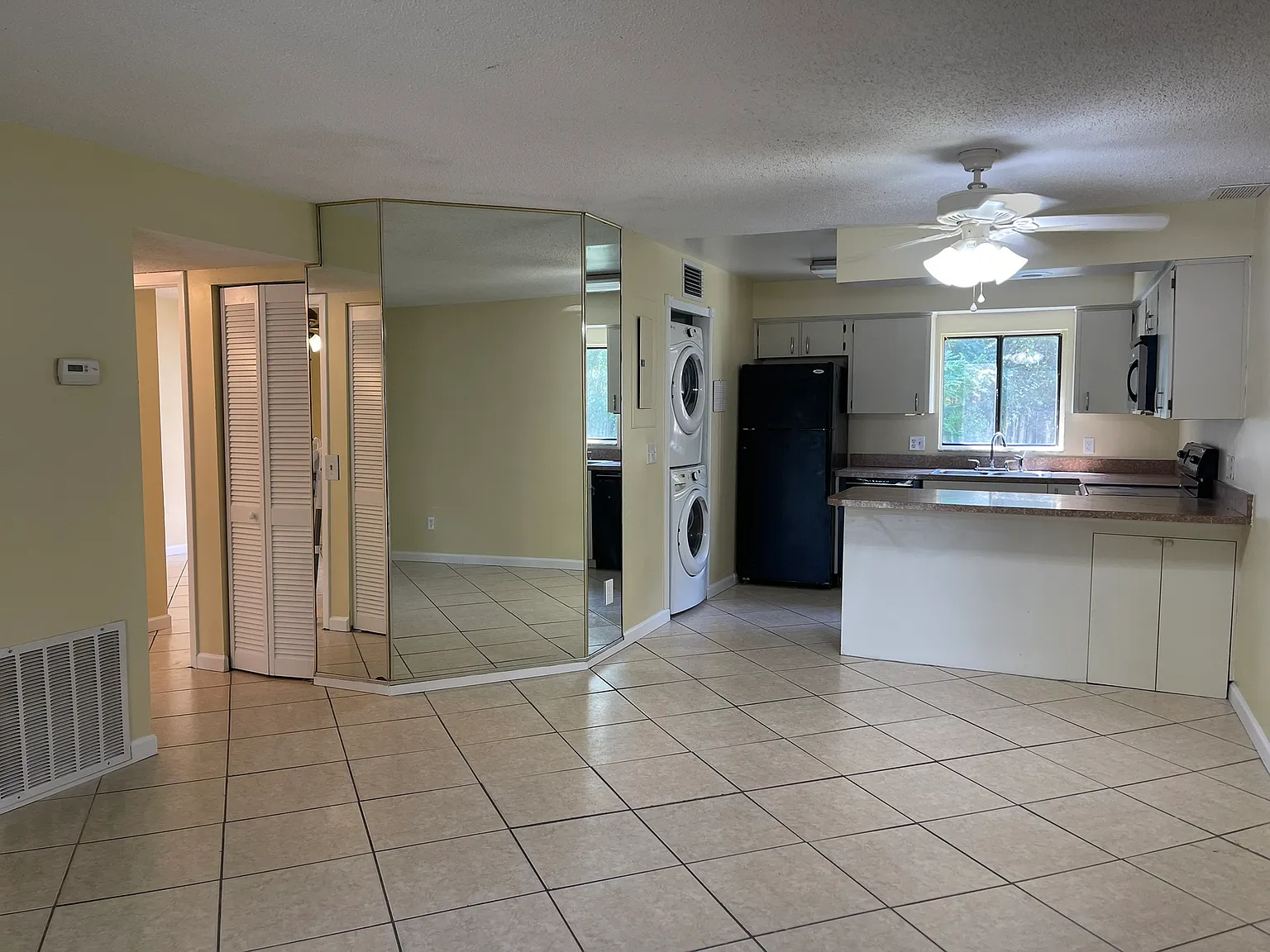 2 bed, 756 sqft, $1,600 — Photo 4