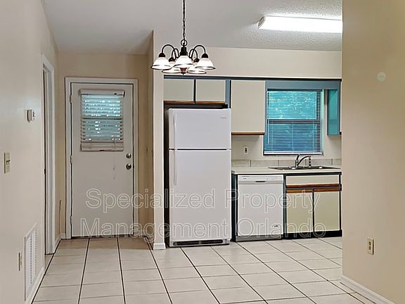 5th image of 32823 Blossom Ln