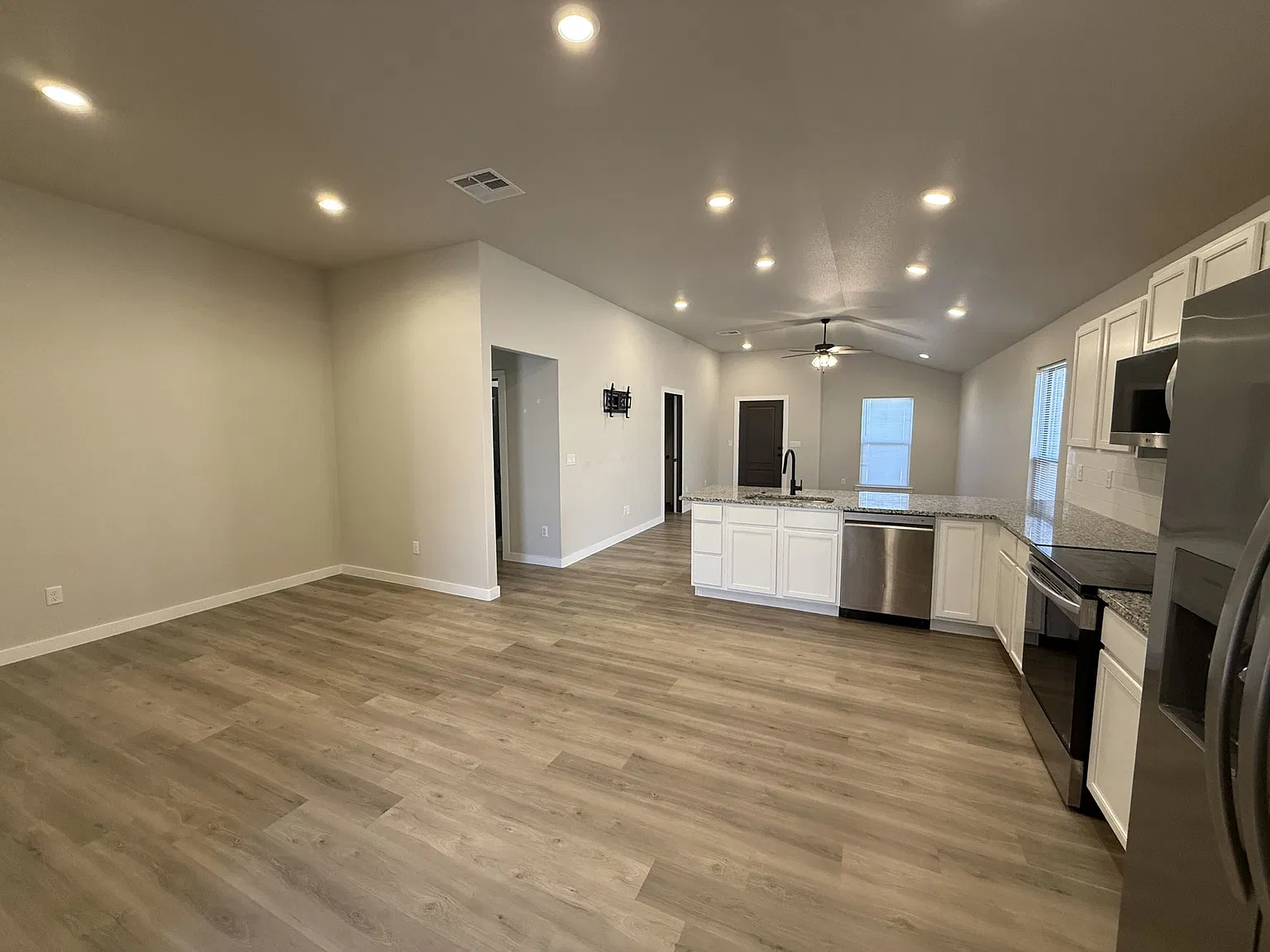 317 Pratt Drive - 1 — Photo 4