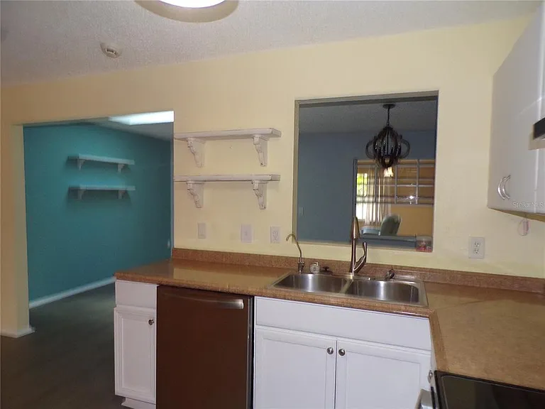 18407 Avon Ave — Photo 31