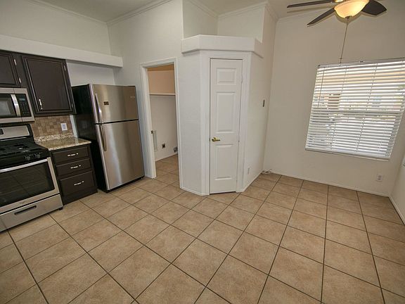 3rd image of 566 W Parkwood Ct