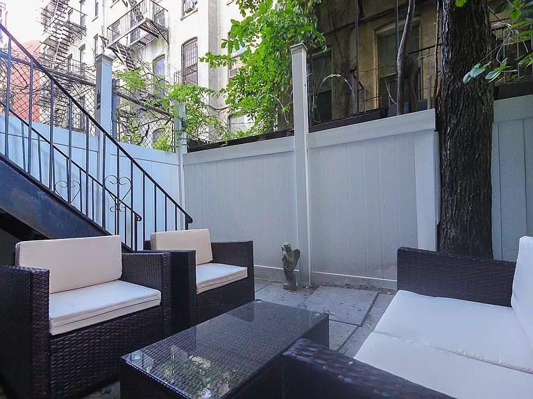 622 E 11th St #3 — Photo 1