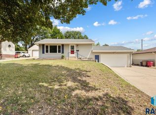 908 S Conklin Ave, Sioux Falls, SD 57103