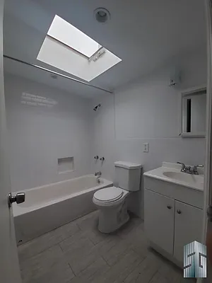 Rented by Skyline Group Real Estate | media 7