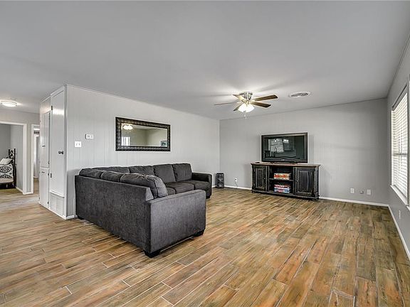 4th image of 866 Sandy Mountain Dr