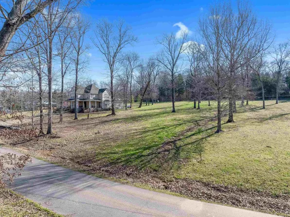 8 Bradley Ln, Bath Springs, TN 38311