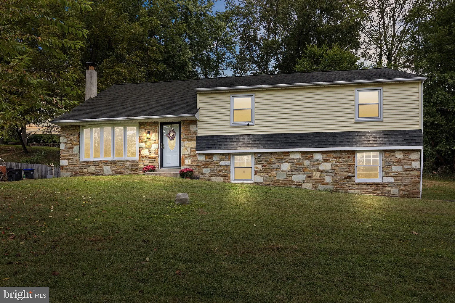 225 Green Dr photo 1