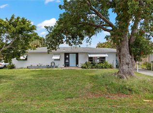 18511 Dogwood Rd, Fort Myers, FL 33967