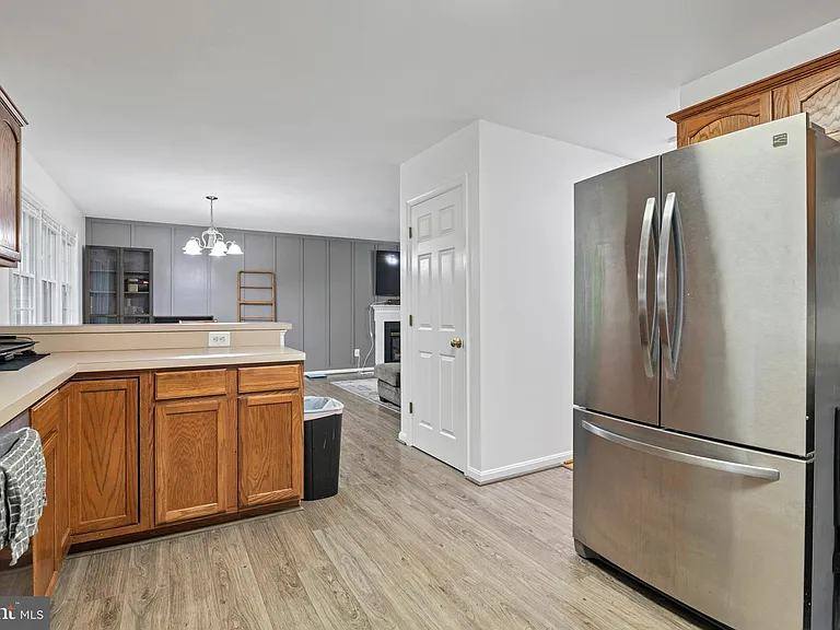 583 Norwich Dr — Photo 13