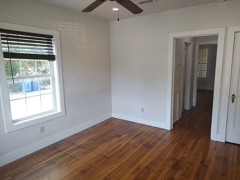 2102 Yellow Jacket Ln #B — Photo 3