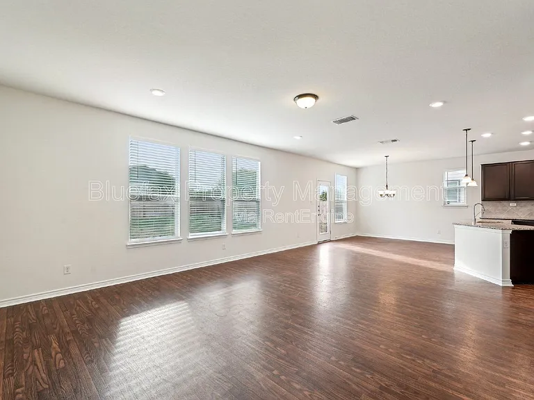 3306 Putnam Flds — Photo 5