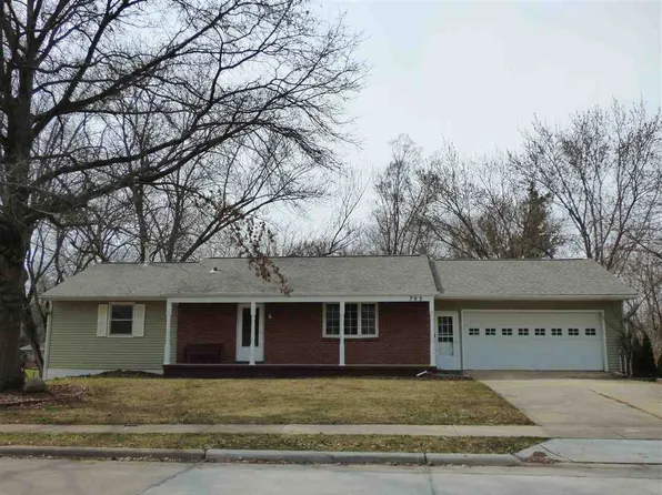 703 Arbor Dr, Iowa City, IA 52245