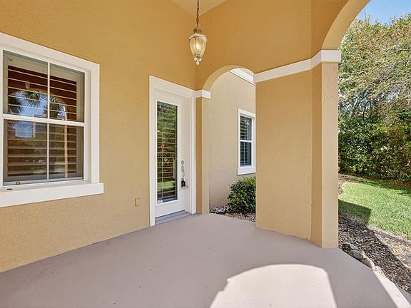 4th image of 40 Casa Bella Cir #1101