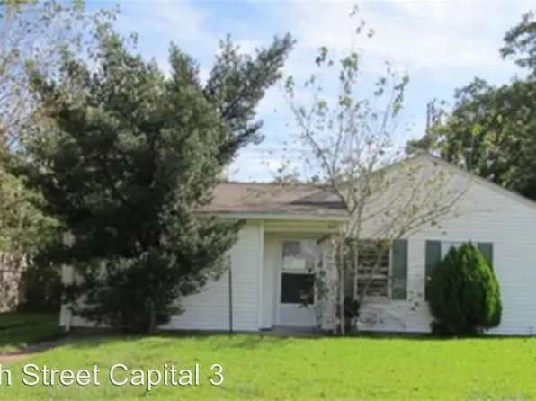 302 14th St N, Texas City, TX 77590