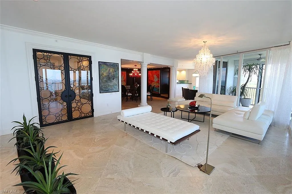 3 bed, 3.5 bath, 3410 sqft, $48,000 — Photo 4