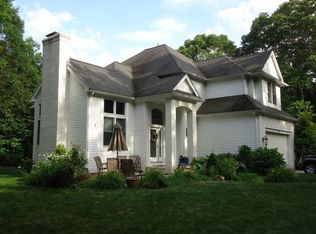 300 Hatchery Rd, North Kingstown, RI 02852