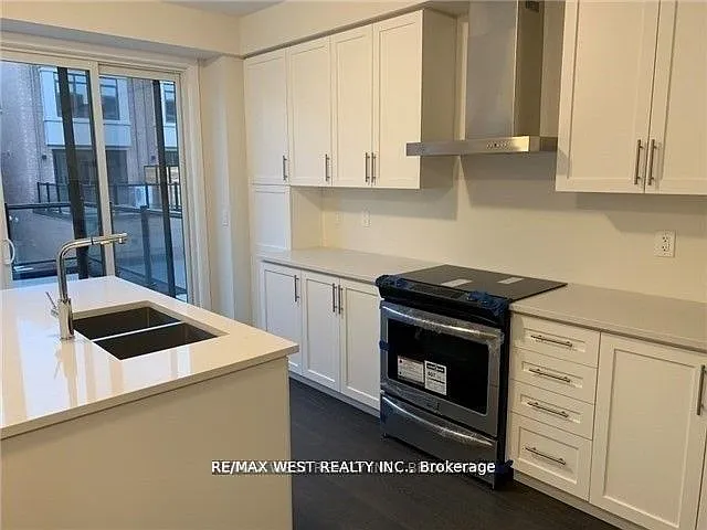 4 bed, $3,600 — Photo 2