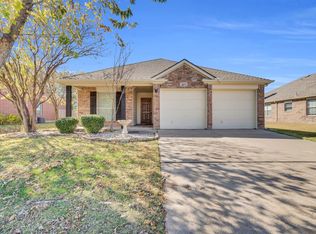 107 Fallen Rock Dr, Waxahachie, TX